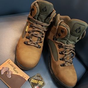 Mens Vasque  Gore-Tex hiking boots